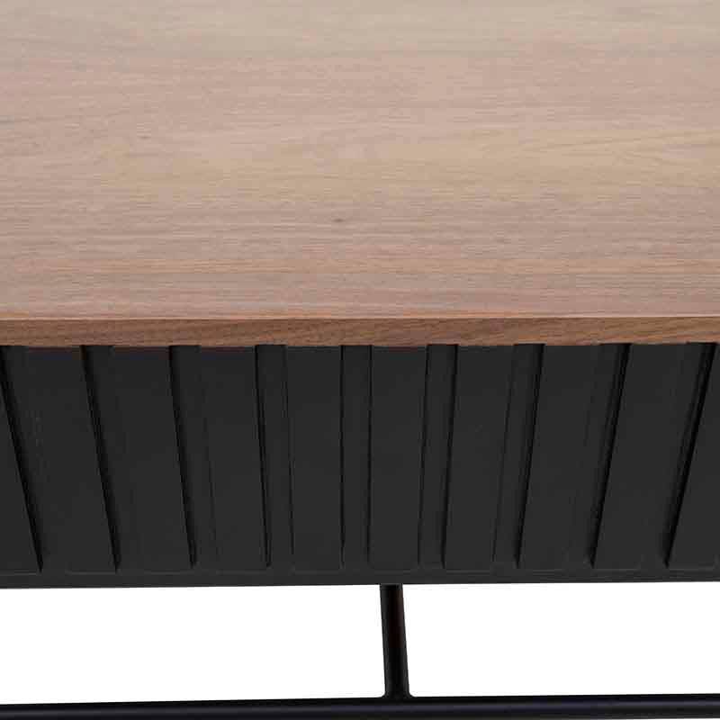 Mesa de centro Jess de madera de pino y chapa de nogal, con acabado en nogal negro, frente de 120 cm y altura de 35 cm