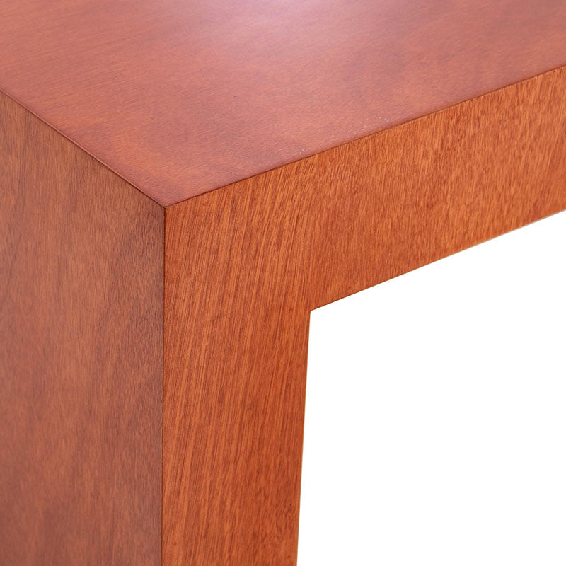 Mesa de centro Tamayo de madera con chapa de caoba y placa de mármol, frente de 120 cm, altura de 45 cm, fondo 60 cm.