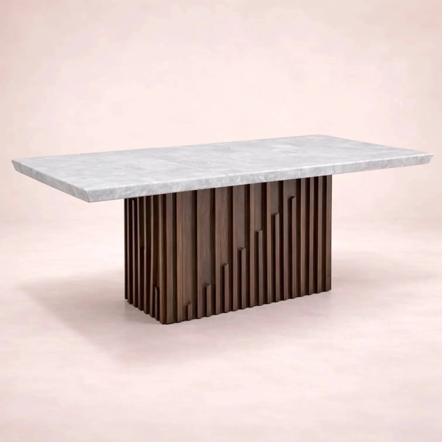 Mesa de comedor Murcia de 7 piezas del juego Quetzal, con superficie de madera y diseño moderno.