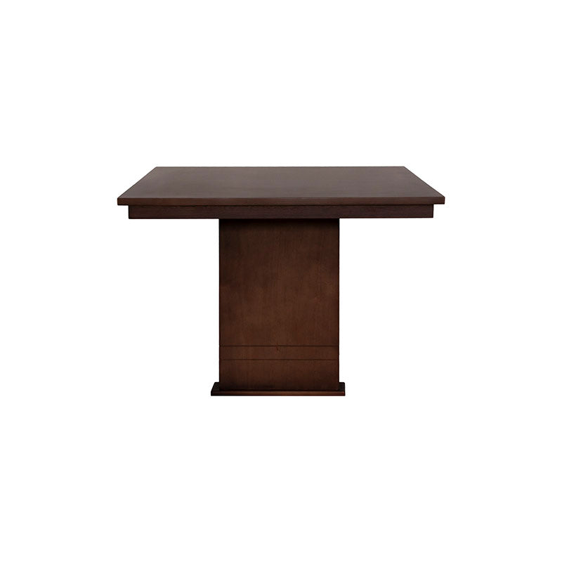 Juego de comedor Quetzal de 7 piezas de madera en acabado nogal, con mesa de 160 cm de largo y diseño elegante.