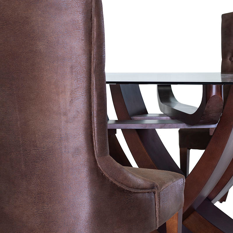 Juego de comedor Aragón de Deurope con mesa de cristal y estructura de madera nogal, 8 piezas, vista del frente.