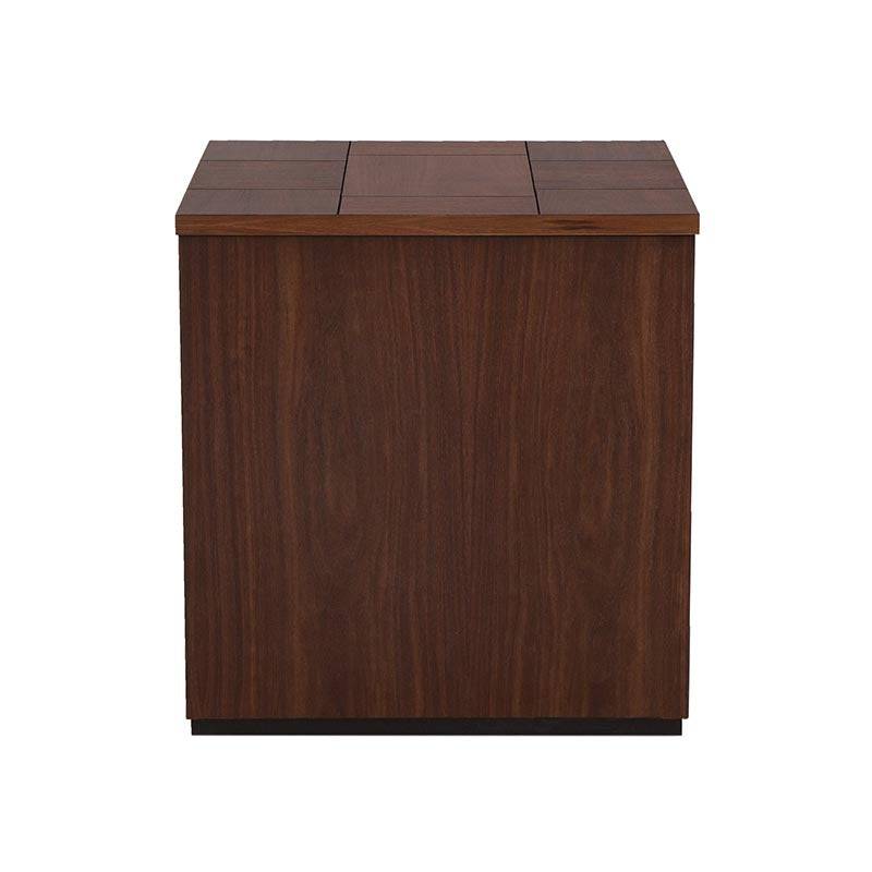 Mesa lateral Bourbon de madera de pino y tzalam, con acabado en café, dimensiones 60x64x60 cm, de la marca deurope.com.mx.