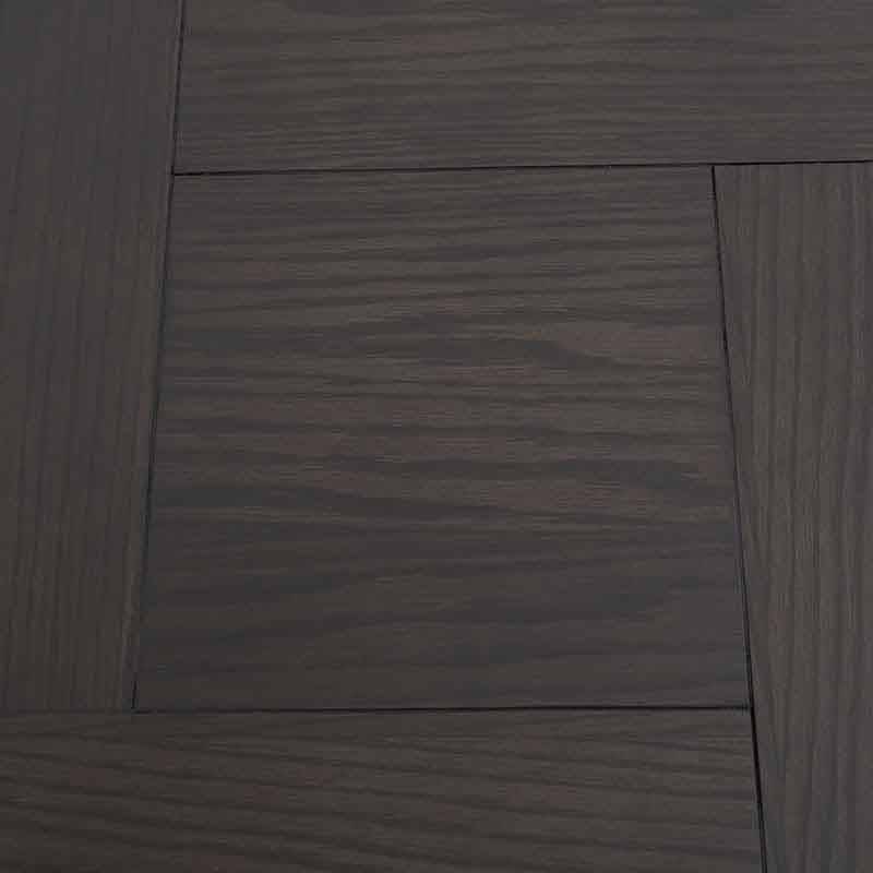 Mesa lateral Ripol de estilo industrial en madera enchapada en encino, color gris ash oscuro, con dimensiones de 60x55x60 cm.