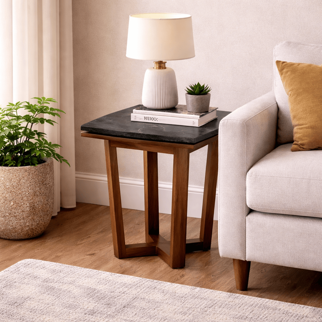 Mesa lateral Montecarlo de madera oscura, con diseño elegante, ideal para decorar espacios modernos.