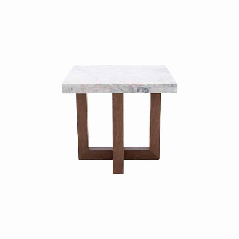 Mesa lateral Kaori de deurope.com.mx en madera de nogal con cubierta de mármol veneciano, frente de 60 cm, altura de 54 cm.
