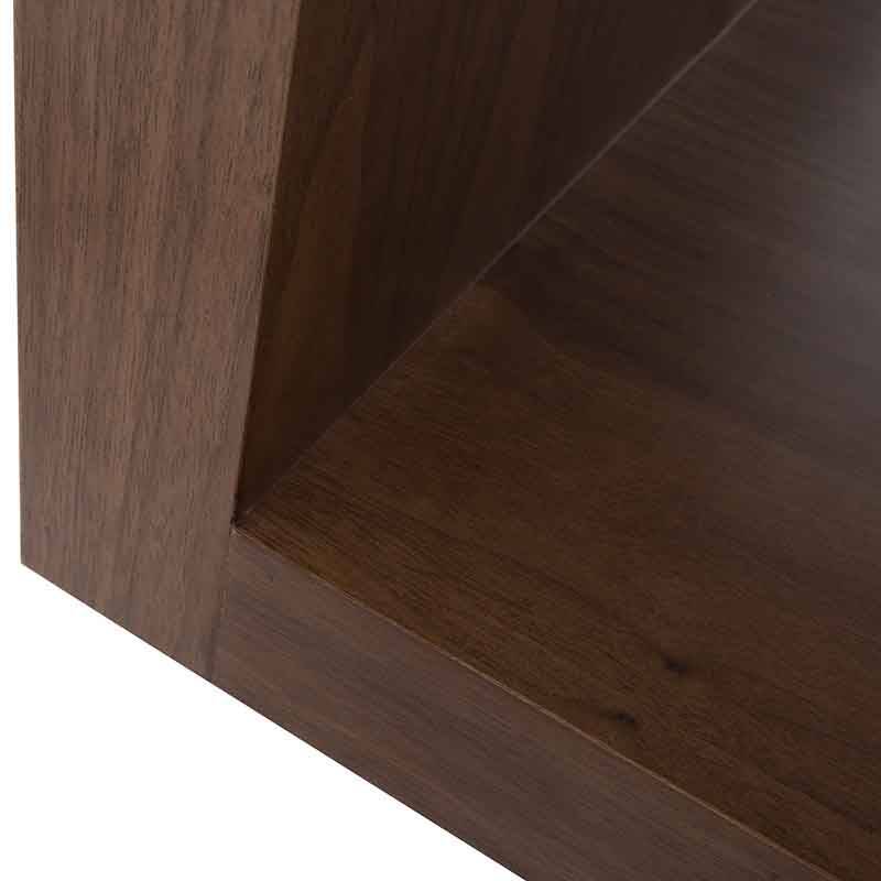 Mesa lateral Berne Made de nogal con chapa, 60x57x60 cm, moderna y elegante para sala o habitación.