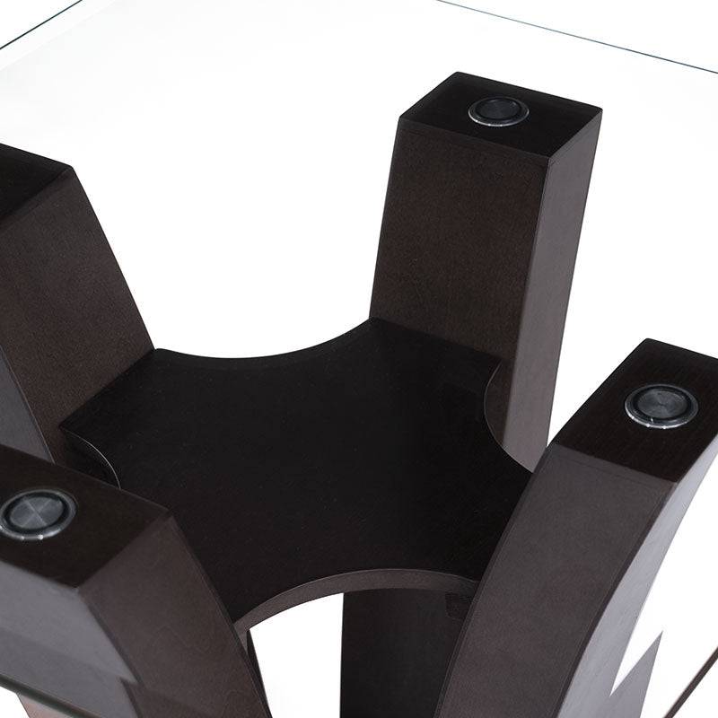 Mesa lateral Tulip de madera nogal con base de metal y tapa de cristal, tamaño 60x50x60 cm, deurope.com.mx.