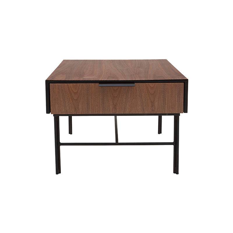 Mesa lateral Jess en madera de pino con chapa de nogal en color negro, con dimensiones de 60x55x60 cm, de formato rectangular.