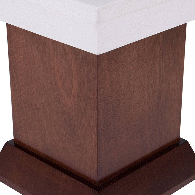 Mesa lateral Mond de Deurope con chapa de caoba, cubierta de mármol, en color tabaco, tamaño 60x50x60 cm.