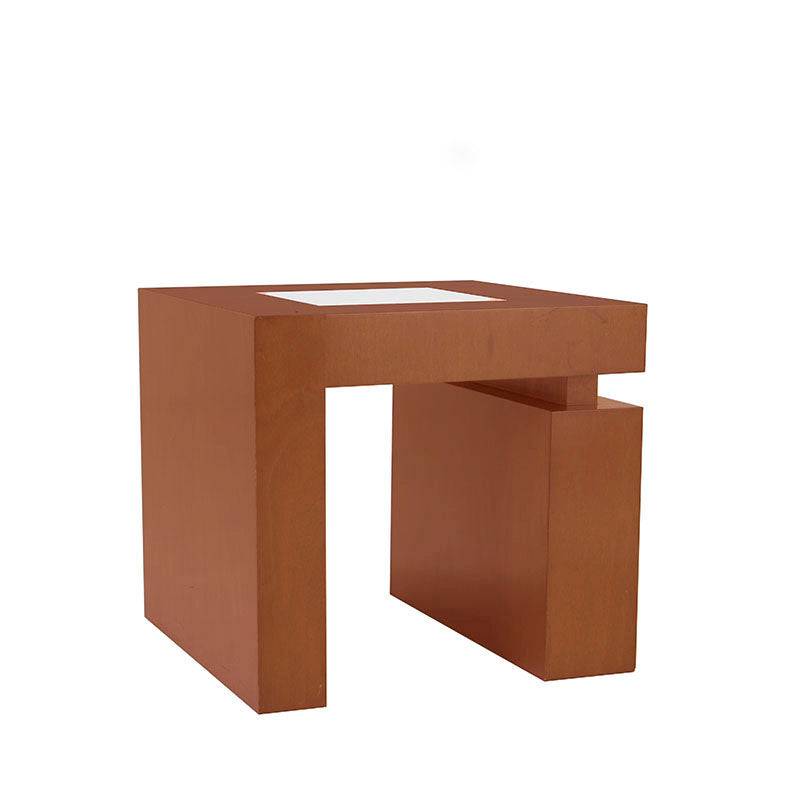 Mesa lateral Tamayo de madera con acabado en tapico y placa de mármol, medida 60 cm de alto, fondo y frente iguales.