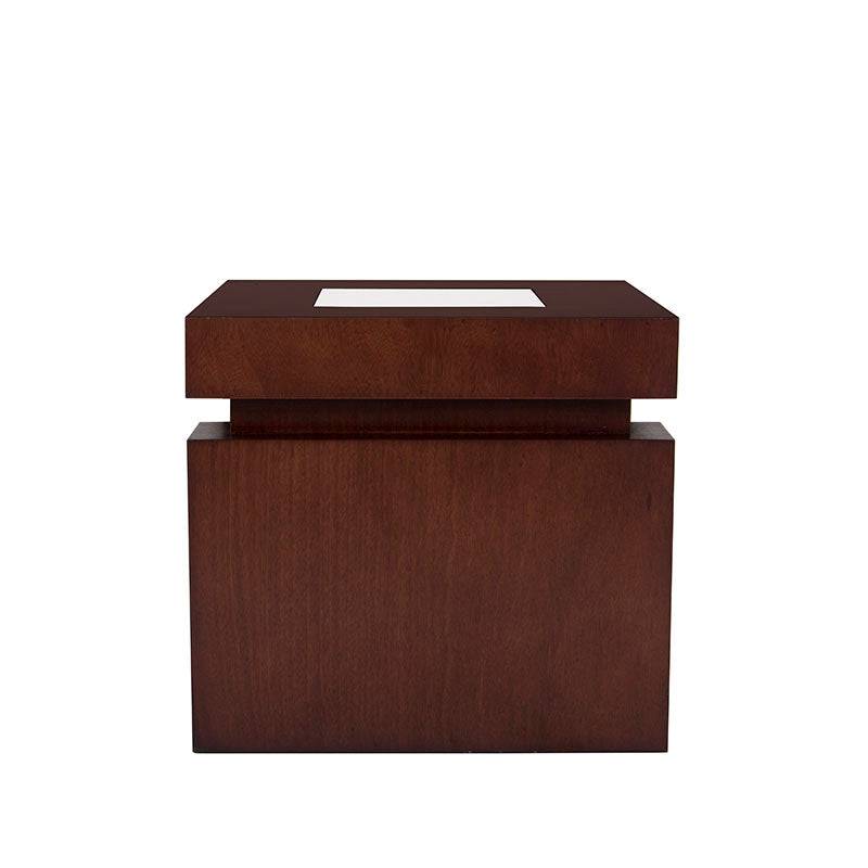 Mesa lateral Tamayo de madera de caoba con placa de mármol, en color tabaco, de 60 cm de frente, alto y fondo, estilo elegante.