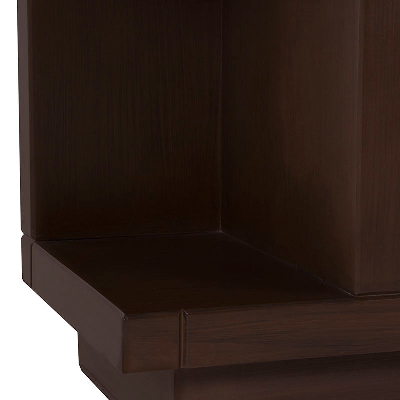 Mueble para TV Lisboa de madera industrializada en color café, con espacio para televisor y almacenamiento.