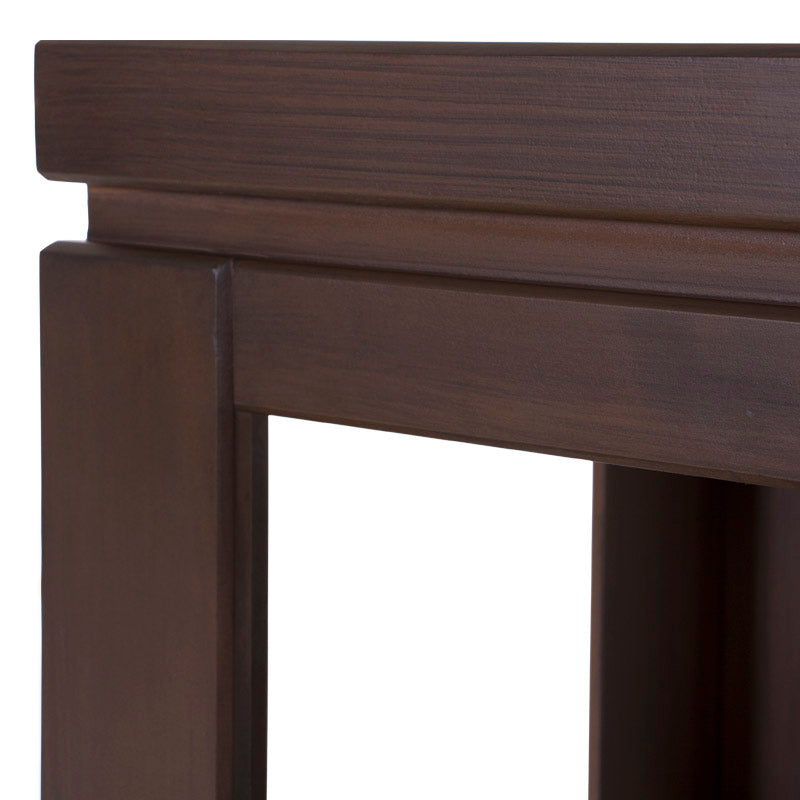 Mueble para TV Bruselas de madera industrializada en color café, con dimensiones de 140x80x40 cm, frente a la imagen.