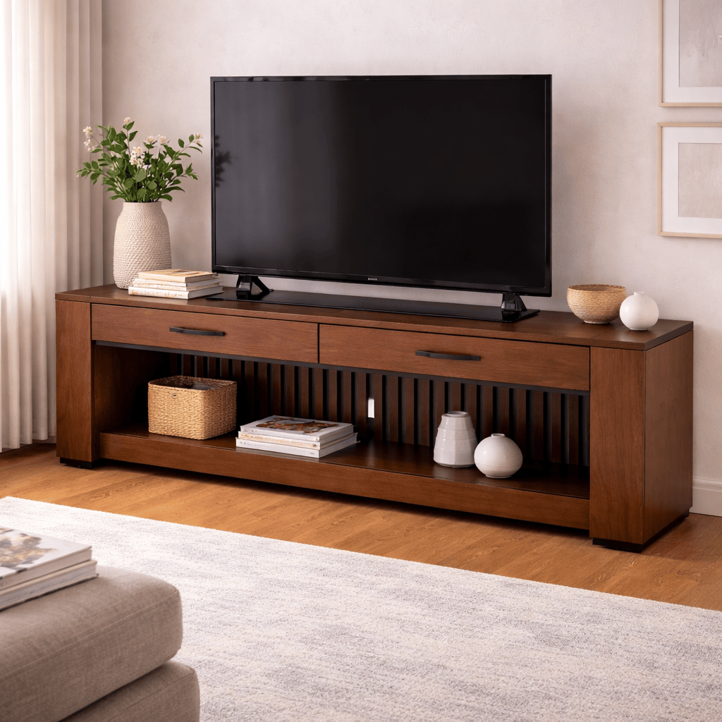 Mueble para TV Bourbon de Deurope.com.mx, acabado en madera con espacio para dispositivos y almacenamiento.