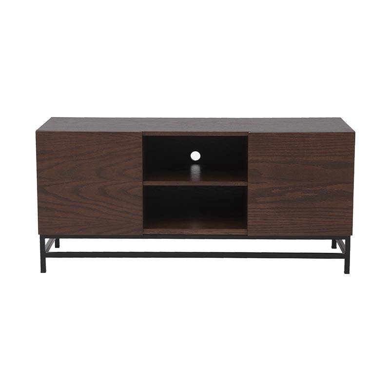 Mueble para TV Hermes deencino con acabado en chapa de encino, 120 cm de ancho, 55 cm de alto y 40 cm de fondo.