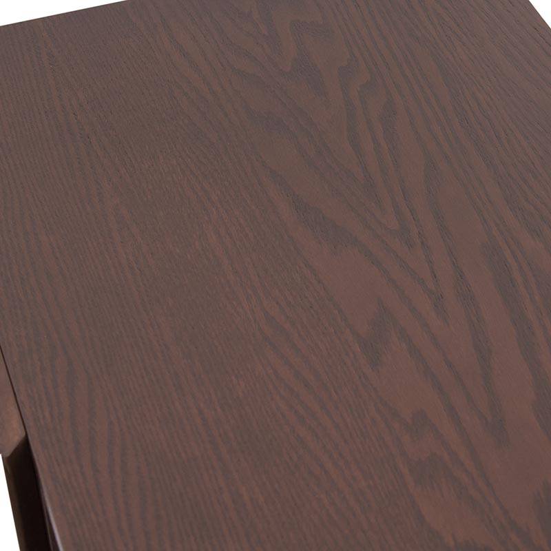 Mueble para TV Hermes de chapa de encino, de 120 cm de ancho, 55 cm de alto y 40 cm de fondo, en acabado elegante.