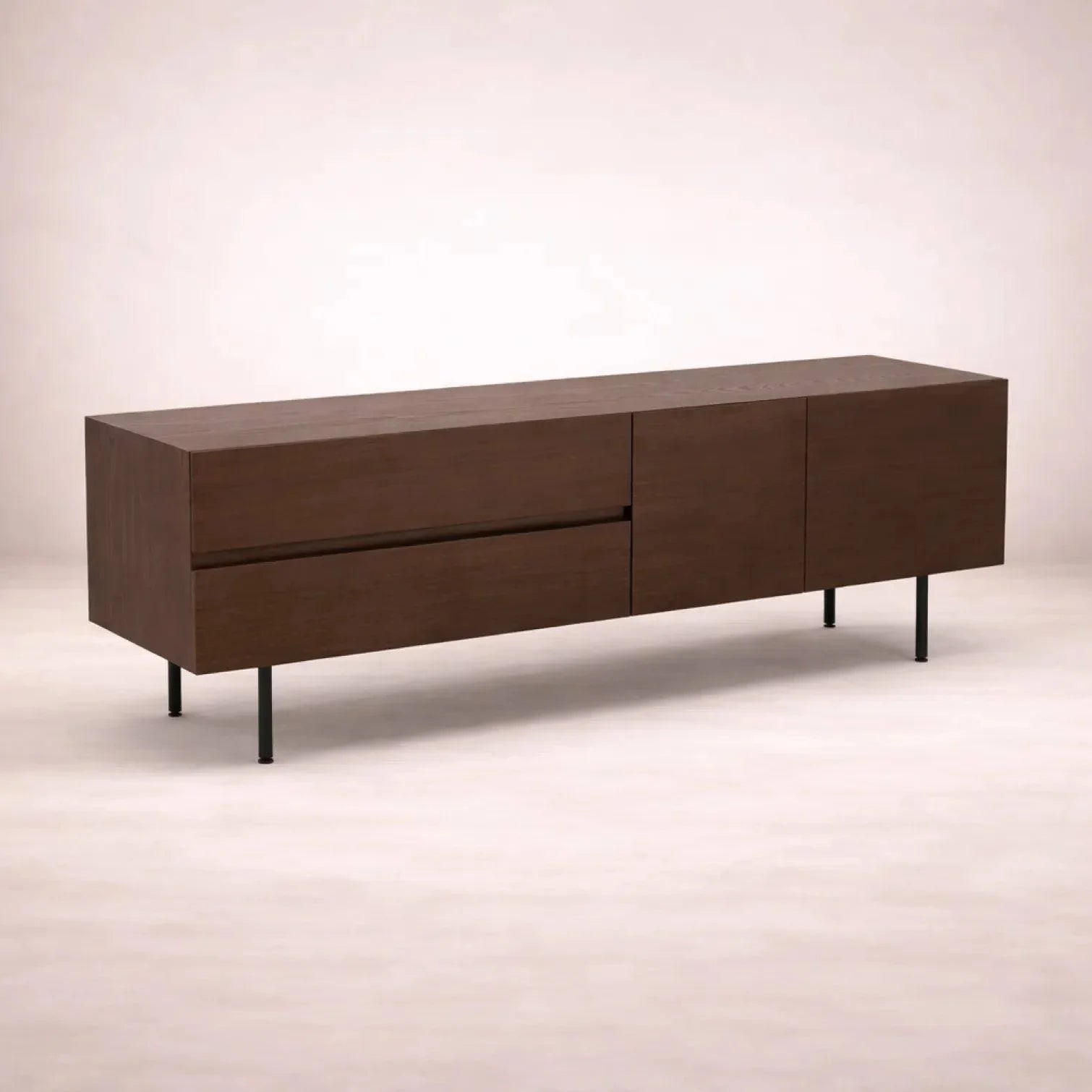 Mueble para TV Zeus de madera en color media, ideal para sala, con espacio para electrónica y estilo moderno.