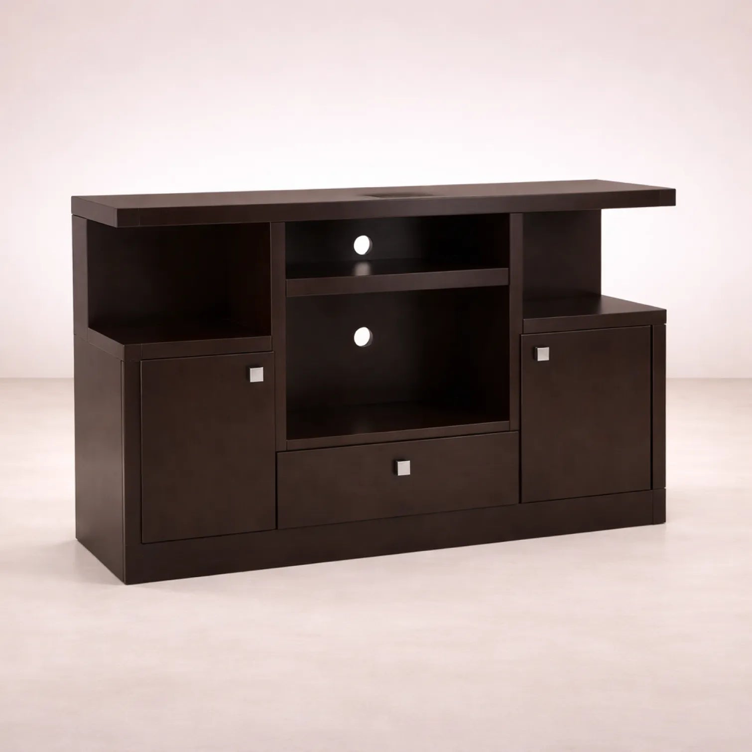 Mueble para TV Asturias de estilo industrial en madera moka, con espacio para electrodomésticos y diseño moderno.
