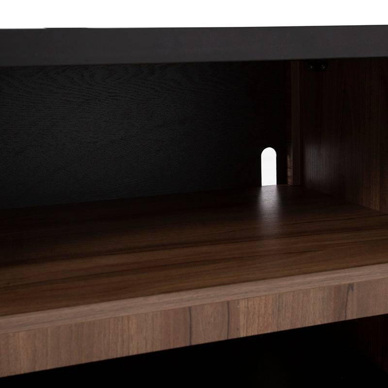 Mueble para TV Lazy de Deurope en madera industrializada negra nogal, con espacio de almacenamiento y diseño moderno.
