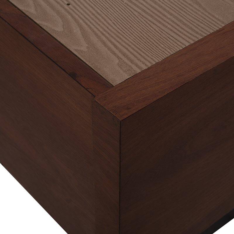 Juego de recámara Bourbon de 6 piezas en madera de pino color café con base de cama y detalles en tzalam.