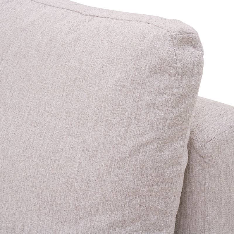 Sillón central y banca de sala Nube de Deurope en tela beige con textura suave, estructura de madera de pino, vista frontal.