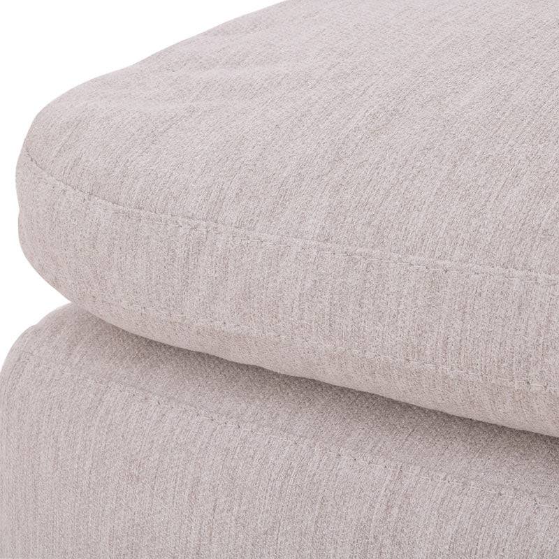 Sillón central y banca de sala Nube de deurope.com.mx en tejido plano beige con textura suave y estructura de madera de pino.