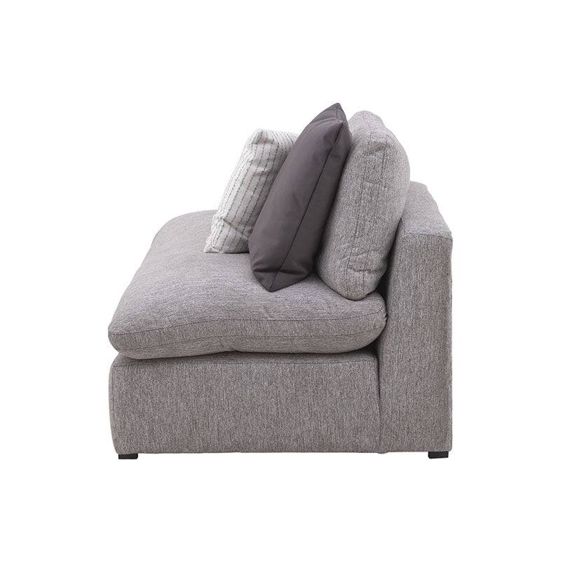Silla central de sala Nube de deurope.com.mx con banca, tela en tejido plano, estructura de madera de pino y acabado beige.