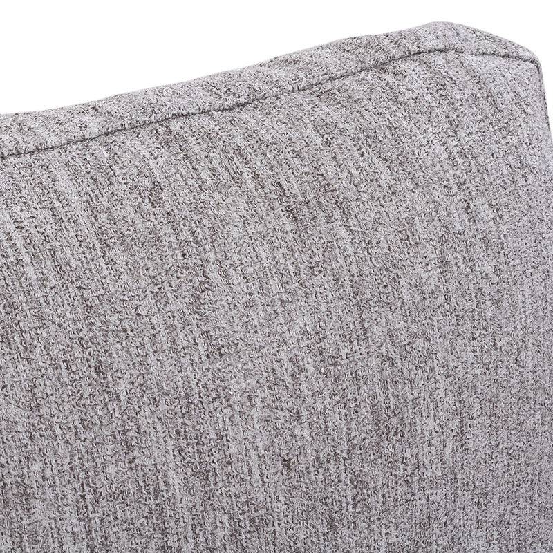 Sillón central de la sala Nube de Deurope con banca, tapizado en tela con textura suave, estructura de madera de pino, en color beige.