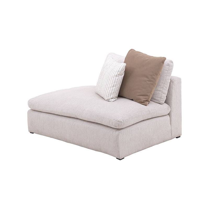Sillón central y banca de módulo de sala Nube de deurope.com.mx en tela beige con textura suave y base de madera de pino.