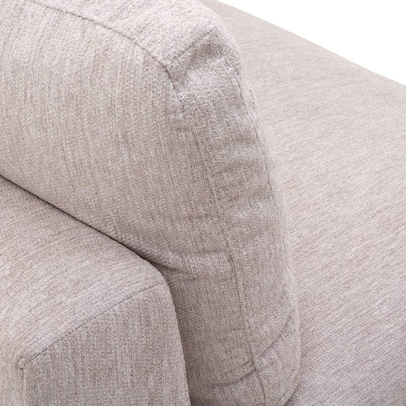 Sillón central y banca de módulo de sala Nube de Deurope en tela beige con textura suave y estructura de madera de pino.