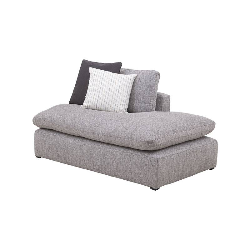Sillón central y banca de sala Nube de deurope.com.mx en tejido plano beige con textura suave y estructura de madera de pino.
