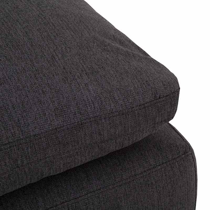 Módulo de sala Nube de Deurope con sillón central y banca, tapizado en tela suave, estructura de madera de pino, color beige.