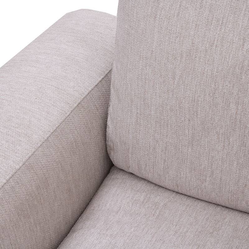 Sala Nube Chaise deurope.com.mx, sillón beige con chaise, tela suave, estructura de madera de pino, vista frontal.
