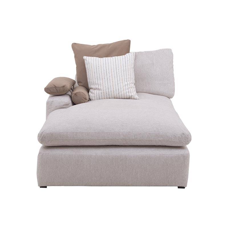 Sala Nube con chaise de color beige, estructura de madera de pino, tela con textura suave, vista frontal.
