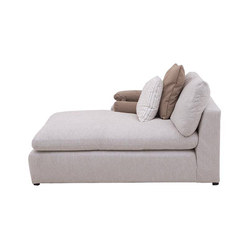 Sala Nube chaise en tela beige con estructura de madera de pino, vista frontal, con textura suave y diseño moderno.