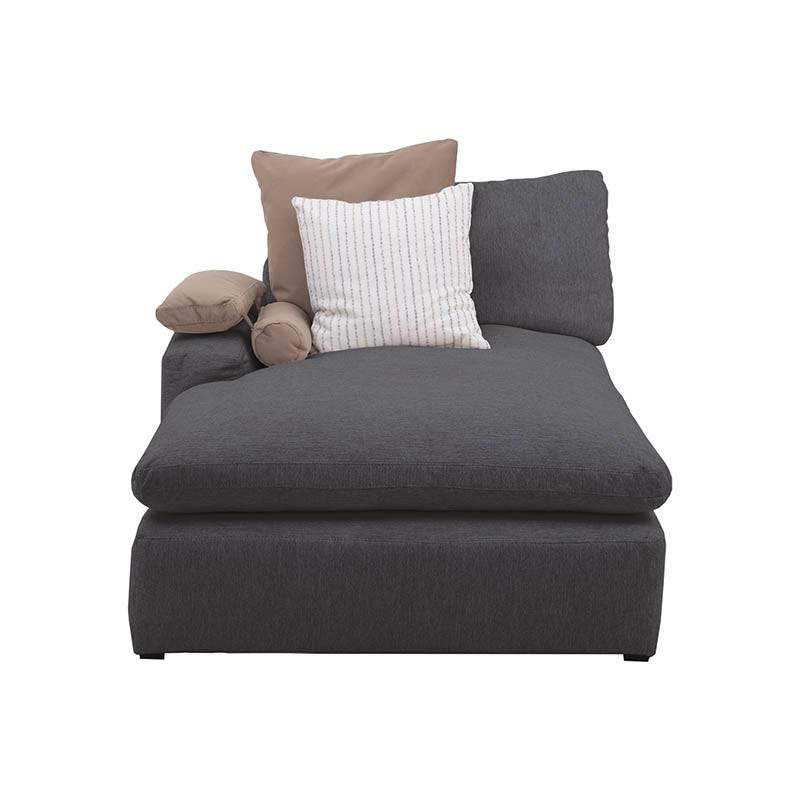 Sala Nube chaise de couleur beige, con estructura de madera de pino y tela de textura suave, vista frontal.