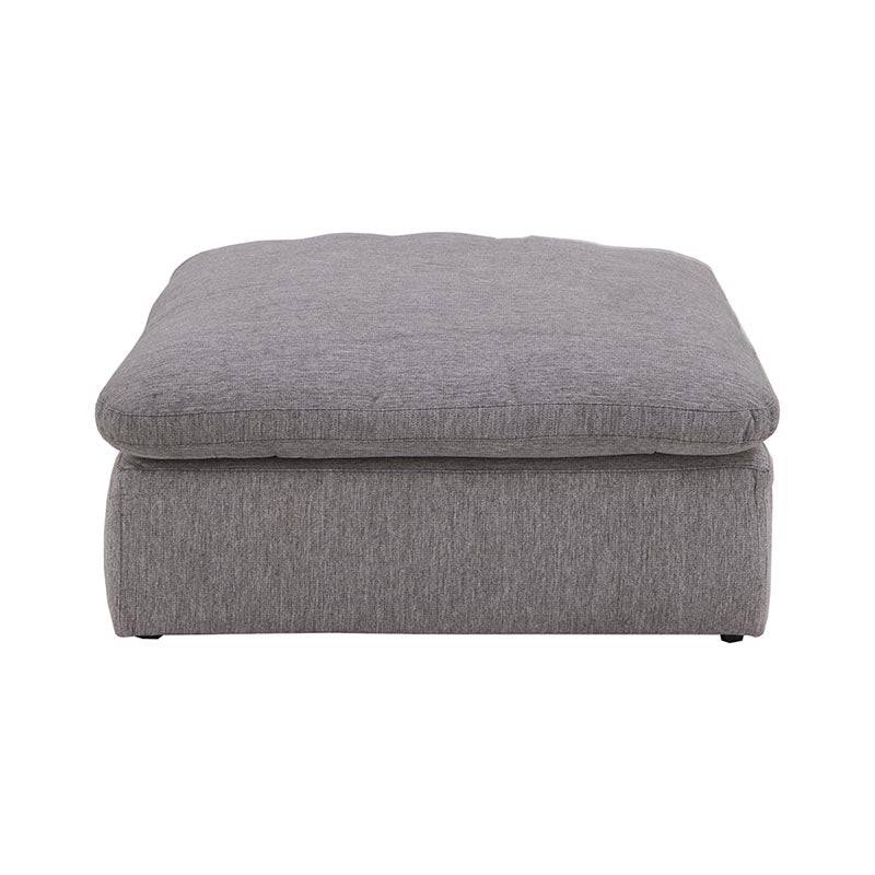 Sala Nube de Deurope.com.mx con taburete, tapizado en tela beige con textura suave y estructura de madera de pino.