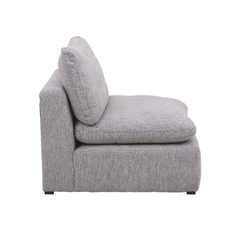 Sillón central de la sala Nube de Deurope en tela beige con textura suave y estructura de madera de pino.