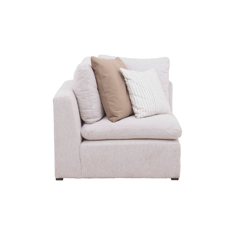 Módulo de sala Nube Esquinero en color beige con estructura de madera de pino y tapizado de tela de textura suave.