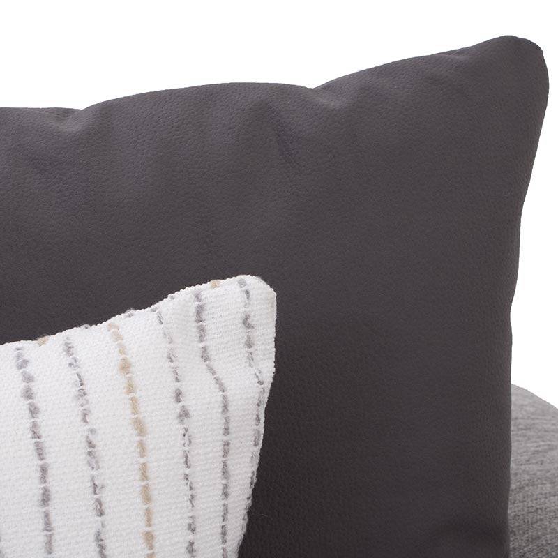 Sillón lateral de sala Nube de Deurope, en tela beige con estructura de madera de pino, con brazo derecho y textura suave.