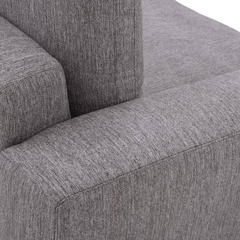 Sillón lateral de sala Nube de europe.com.mx en tela beige, con brazo derecho, estructura de madera de pino y textura suave.