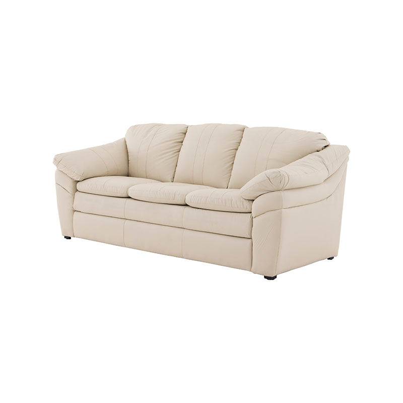 Juego de sala Marsella de cuero en tono café latte con sofá, love seat y sillón, muebles elegantes y modernos.