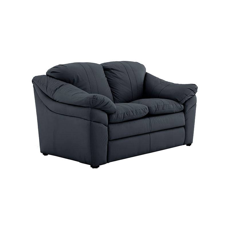 Juego de sala Marsella de cuero en tonos café latte con sofá, loveseat y sillón, con acabado en cuero con toque de lujo.
