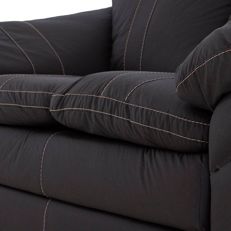 Juego de sala Marsella en cuero con sofá, loveseat y sillón en tono café latte, con detalles de textura suave y elegante diseño.