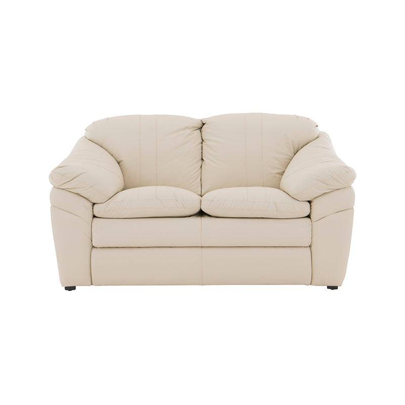 Juego de sala Marsella de Deurope, conjunto de sofá, love seat y sillón en cuero café latte con detalles elegantes.