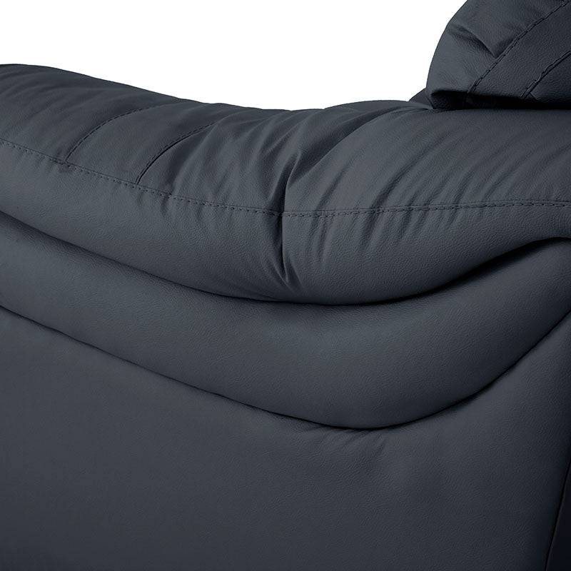 Juego de sala Marsella en cuero con sofá, love seat y sillón en tono café latte, con detalles de textura suave y diseño moderno.