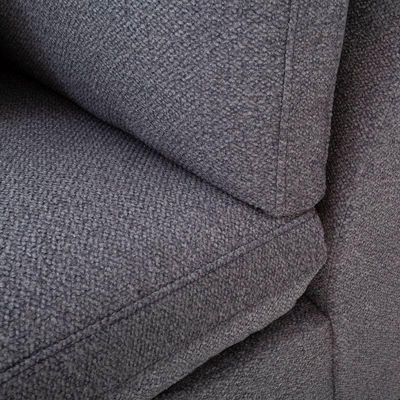 Juego de sala Francesca de 6 piezas en tapiz gris oscuro, sofá y sillones con estructura de madera y cojines acolchados.