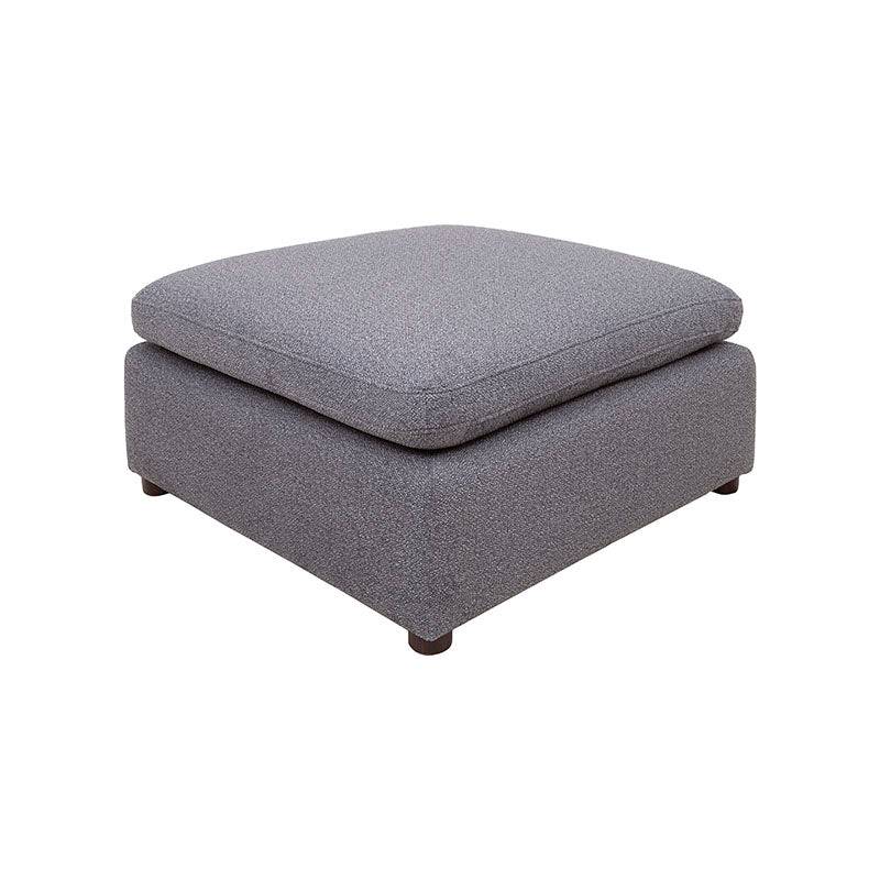 Juego de sala Francesca de 6 piezas en tela gris oscuro con textura afelpada, incluye sofás y taburete.