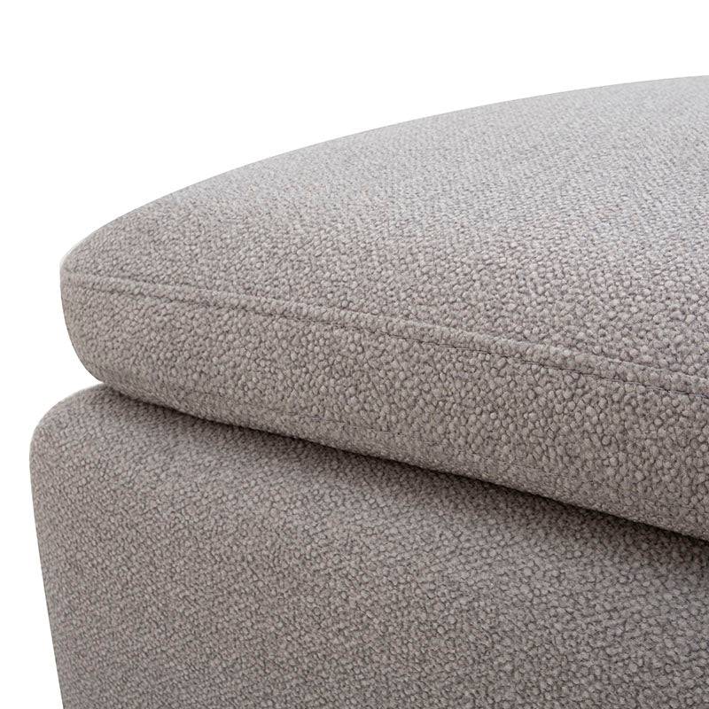 Juego de sala Francesca de 6 piezas en tela gris oscuro con textura afelpada, incluye sofá, sillones y taburete.