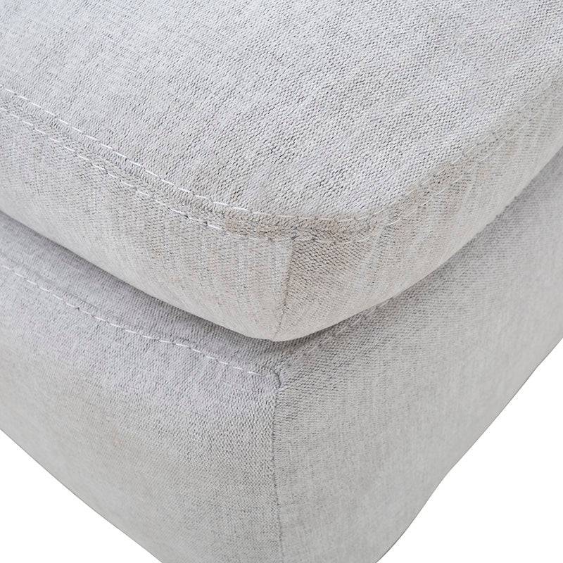 Sala Jess con chaise de tapiz marfil, sofá con chaise longue, dimensiones 280x93x238 cm, en tela plana de marca deurope.com.mx.